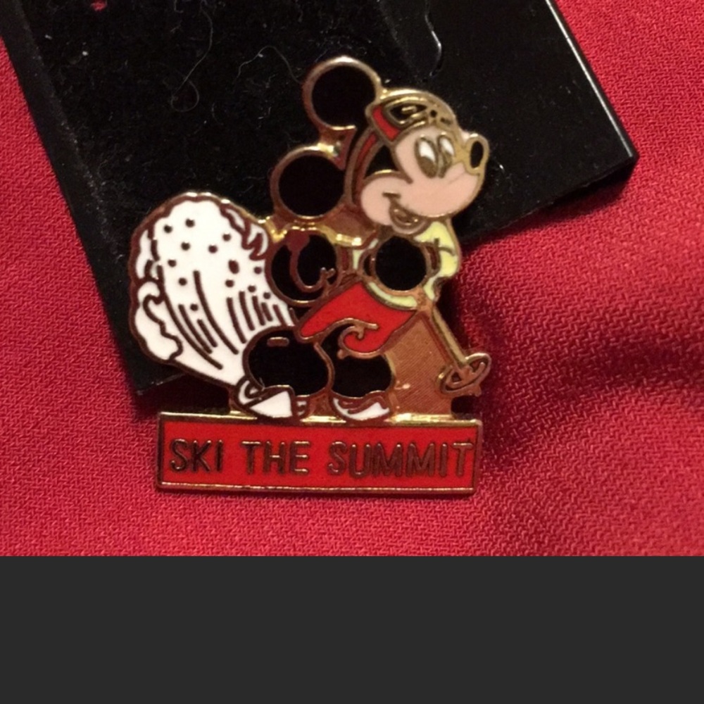 Mickey Disney pin